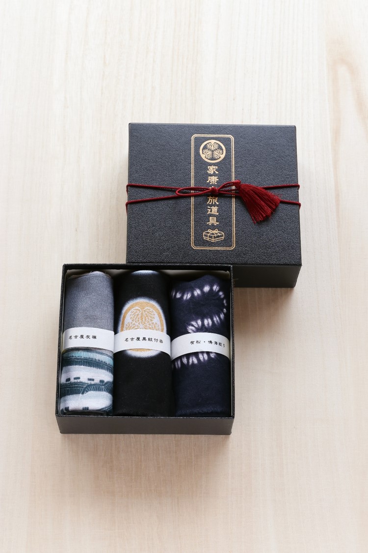 木曾谷国有林で産する天然木曽檜で樹齢300年前後の材料を使用しています。 