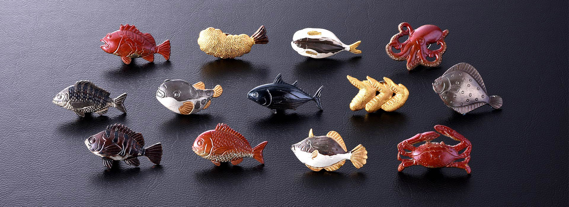 仏具や城郭などを彩る装飾金具「錺(かざり)金具」。